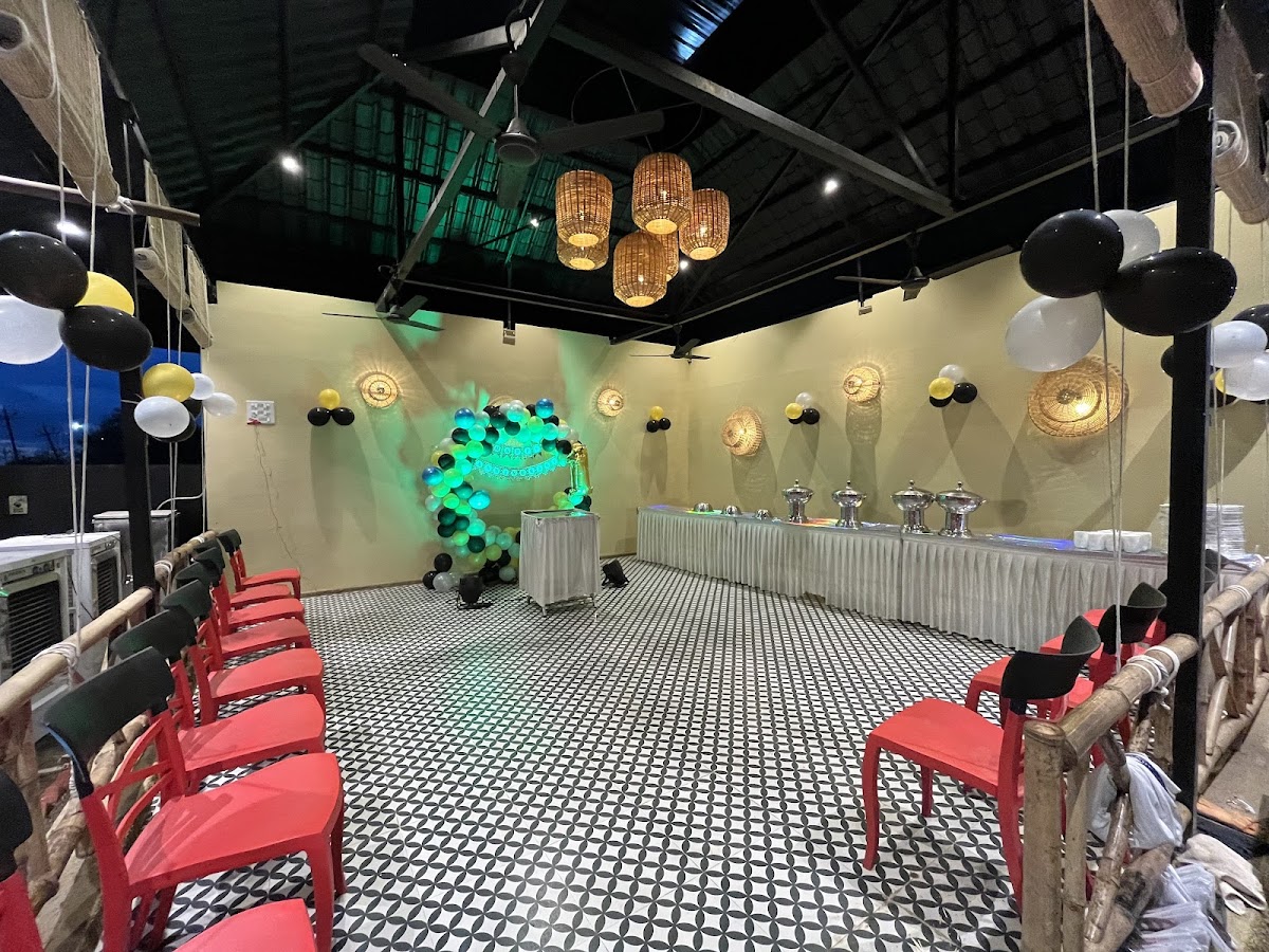 Hotel Jagdamb Akola ~ Family Restaurant